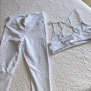 White alo yoga gym clothes